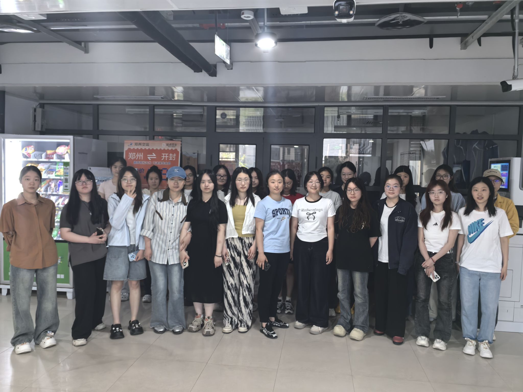 我院党支部举办“以劳育美，以行践心——让劳动节更有温度”